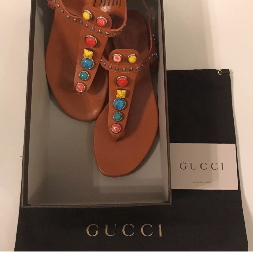 ⭕️ SOLD⭕️ Gucci sandals size 8